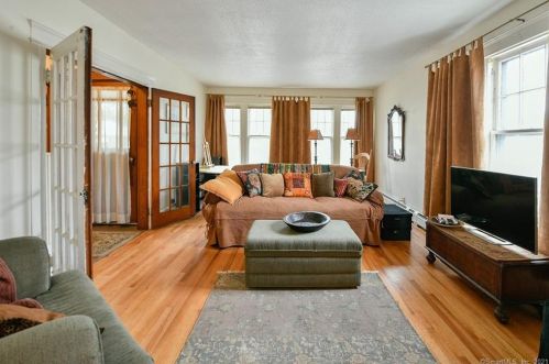 79 Seymour St, Waterbury CT  06708-3731 exterior