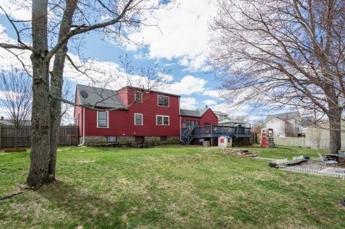 48 Housatonic St, Worcester MA  01606-1617 exterior