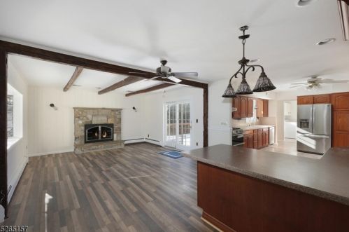 1 Prince Rd, Parsippany NJ  07054-4822 exterior