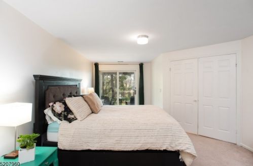 2 Stone Edge Rd, Bedminster NJ  07921-1657 exterior