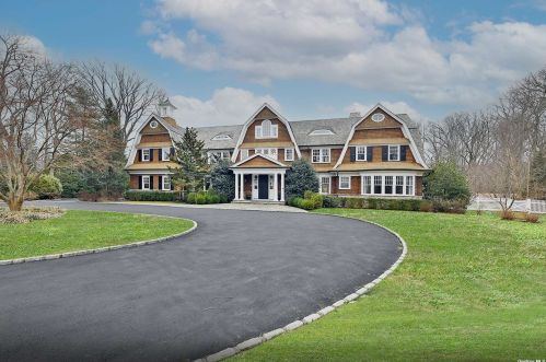 25 Meadowood Ln, Muttontown, NY 11545-2626