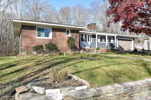 257 Twin River Rd, Lincoln, RI 02865-4825