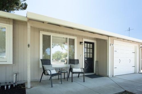 3954 Bainbridge Dr, North Highlands, CA 95660-2814