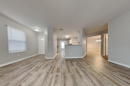 9841 Expedition Trl, Conroe TX  77385-7915 exterior
