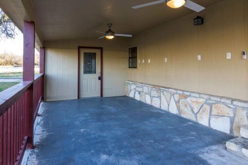 5912 Hunterwood Dr, Granbury, TX 76048-7530