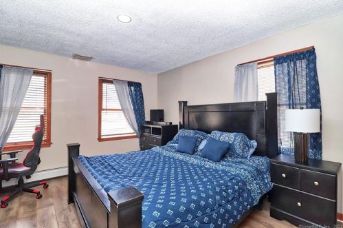 19 Tania Dr, Manchester CT  06040-6824 exterior