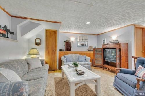 50 Sheffield St, Oakland NJ  07436-2657 exterior