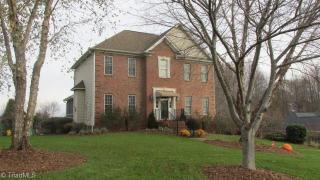 122 Bear Run Ln, Kernersville NC  27284-9842 exterior