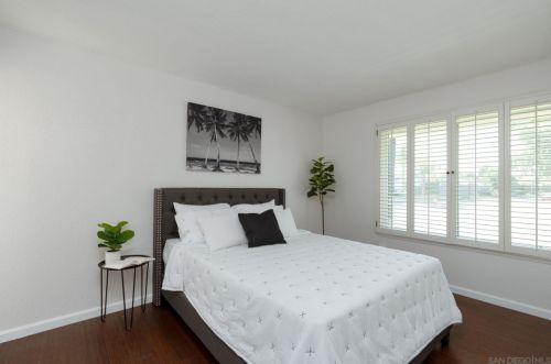 4659 Berwick Dr, San Diego CA 92117-4233 exterior