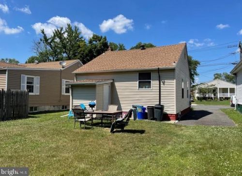 233 Logan St, West Deptford, NJ 08096-2202