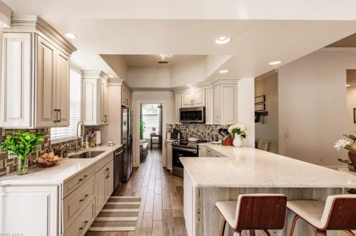 2733 Island Pond Ln, Naples, FL 34119-7526