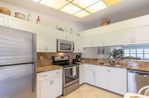 3512 Antarctic Cir, Naples, FL 34112-5008