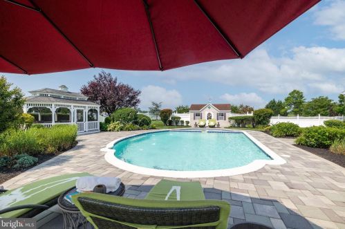 16 Livingston Ln, Lumberton Township NJ  08048-6210 exterior