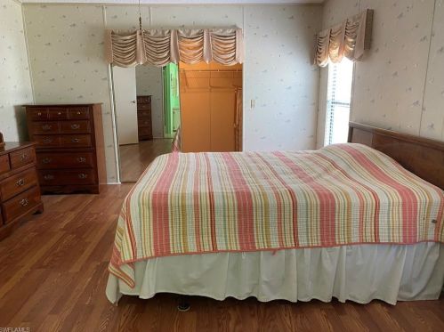 7280 Ladyfish Dr, Saint James City FL  33956-2745 exterior