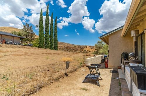 42809 Limeridge Dr, Leona Valley CA  93532-1511 exterior