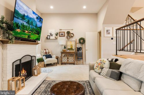 11710 Dry River Ct, Herndon VA  20191-2964 exterior