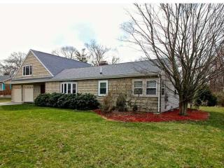 217 Lincoln Ave, Barrington, RI 02806-2940