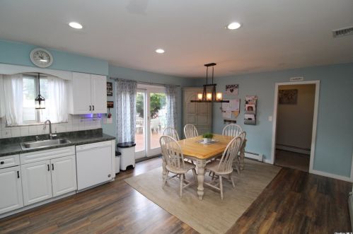 12 Hawthorne St, Mount Sinai NY  11766-2908 exterior