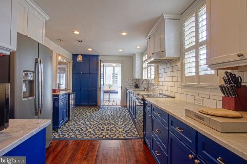 102 Cornwall St, Leesburg VA 20176-2804 exterior