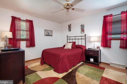 1139 Pecan Ln, Walnutport PA 18088-9444 exterior