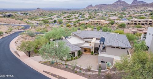 9710 Palisades Blvd, Scottsdale AZ 85268-2755 exterior