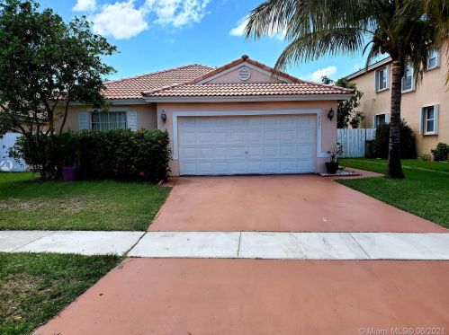 19391 2nd St, Hollywood, FL 33029-3231