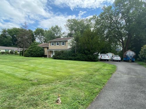 16 Mulberry Ln, East Freehold, NJ 07728-3038