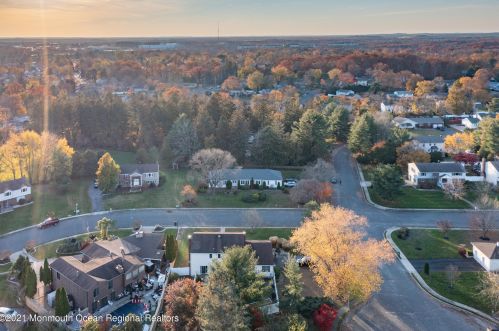 16 William Ln, Tinton Falls, NJ 07712-3729