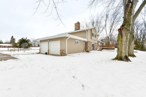 4380 Woodsview Ct, Waukesha WI  53146-3645 exterior