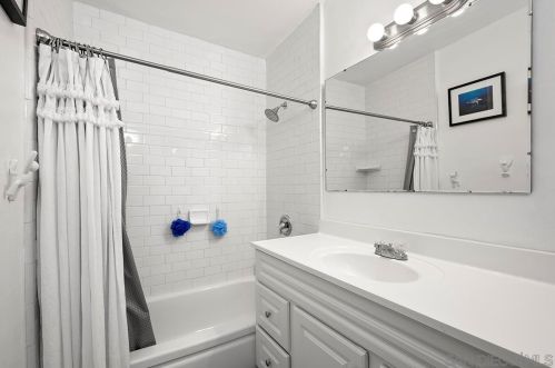 2322 Finch Ln, San Diego CA  92123-3715 exterior