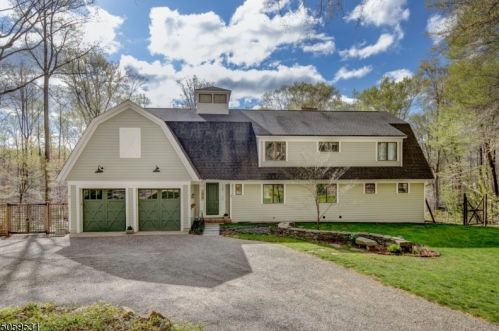 144-2 Roundtop Rd, Bernardsville, NJ 07924-2126