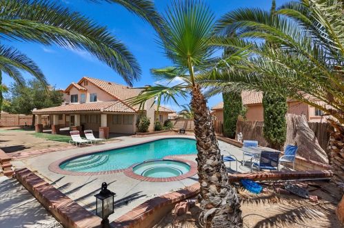 12645 Pinyon Pine Ct, Victorville CA  92392-6297 exterior