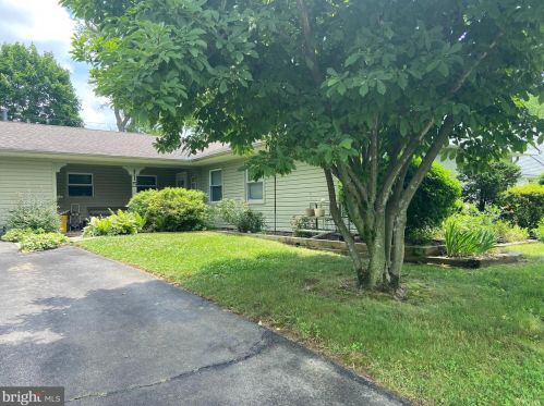 115 Edge Ln, Willingboro, NJ 08046-2415
