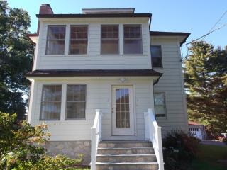 7 Roller Ter, Milford CT  06461-2644 exterior