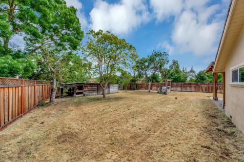 15090 Watsonville Rd, Morgan Hill CA  95037-6004 exterior