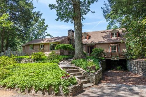 333 St, Roxbury CT  06783-2008 exterior