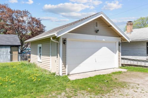 1739 Elmwood Ave, Oshkosh WI  54901-2739 exterior