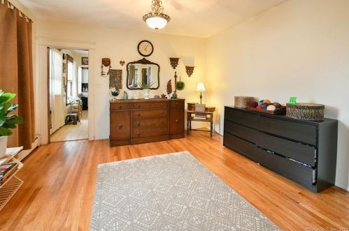 79 Seymour St, Waterbury CT  06708-3731 exterior