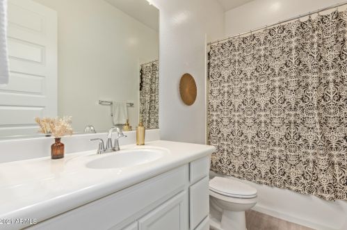 3731 Arabian Dr, Gilbert AZ  85296 exterior