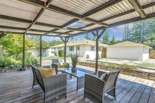 1438 Miramonte Ave, Los Altos CA 94024-5640 exterior