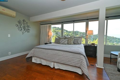 122 El Toyonal, Orinda CA  94563-2133 exterior