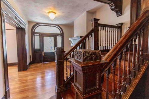 829 Braddock Ave, Pittsburgh, PA 15208-1661