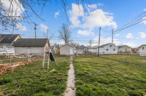 812 Main St, Washington Ch OH  43160-1954 exterior