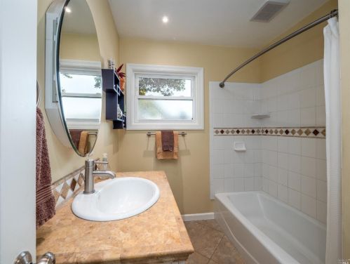 1029 Crest Dr, Santa Rosa CA  95404-2216 exterior