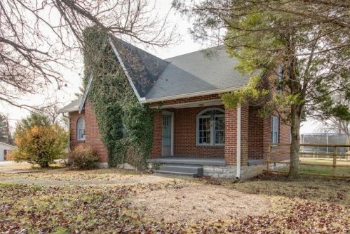 1004 Cannon Blvd, Shelbyville, TN 37160-4311
