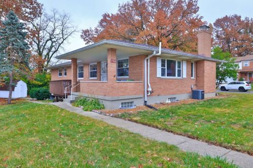 7702 Cella Dr, Cincinnati, OH 45239-4108