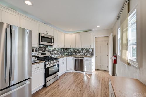 9 Madeline Ave, East Brunswick NJ  08816-3836 exterior