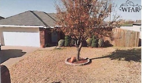 1210 Lisa Ln, Burkburnett, TX 76354-3223