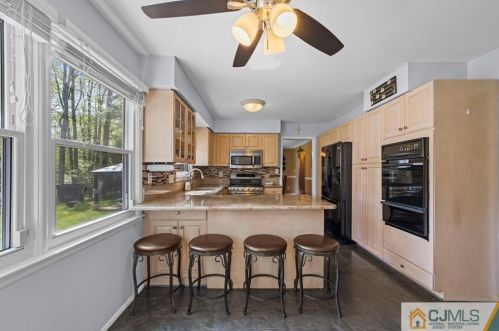 15 Sandburg Dr, Morganville NJ  07751-1428 exterior