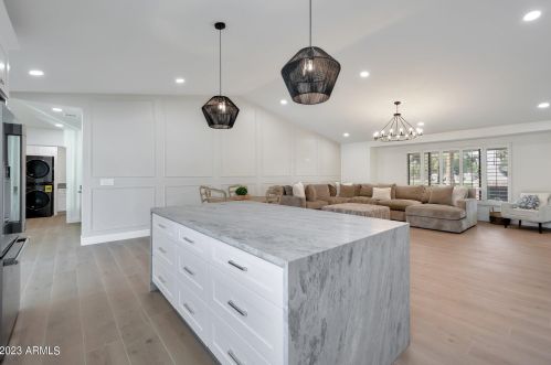 8001 11th Ave, Phoenix AZ  85021-5626 exterior